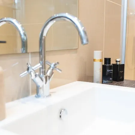 Tranquil Sneyd Park Escape With Garden Views By Mycityhaven *