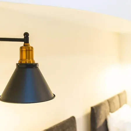 Tranquil Sneyd Park Escape With Garden Views By Mycityhaven *