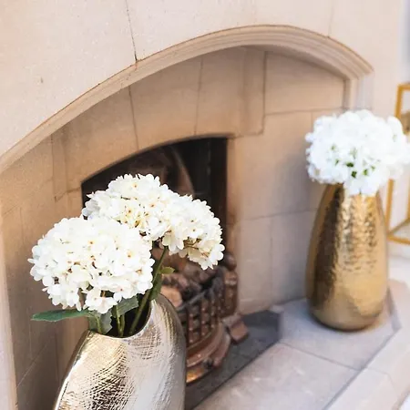 Апартаменти Tranquil Sneyd Park Escape With Garden Views By Mycityhaven *