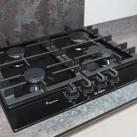 Tranquil Sneyd Park Escape With Garden Views By Mycityhaven