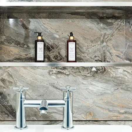 Tranquil Sneyd Park Escape With Garden Views By Mycityhaven Apartmán