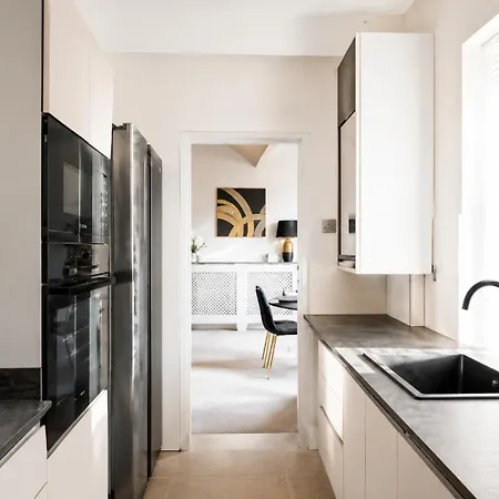 Tranquil Sneyd Park Escape With Garden Views By Mycityhaven