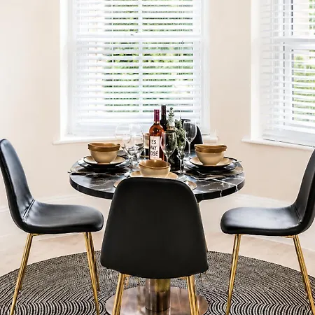 Tranquil Sneyd Park Escape With Garden Views By Mycityhaven ブリストル