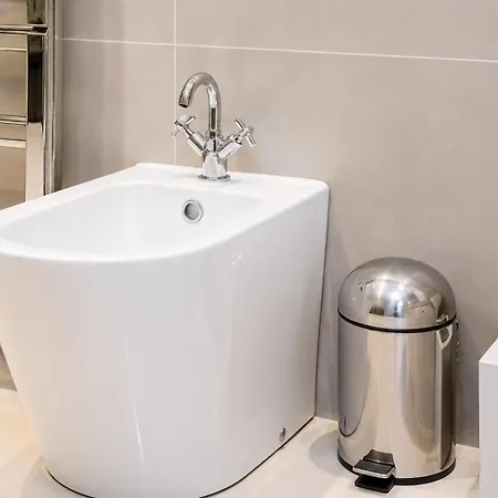 Tranquil Sneyd Park Escape With Garden Views By Mycityhaven *