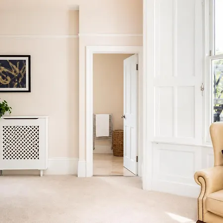 Tranquil Sneyd Park Escape With Garden Views By Mycityhaven ブリストル