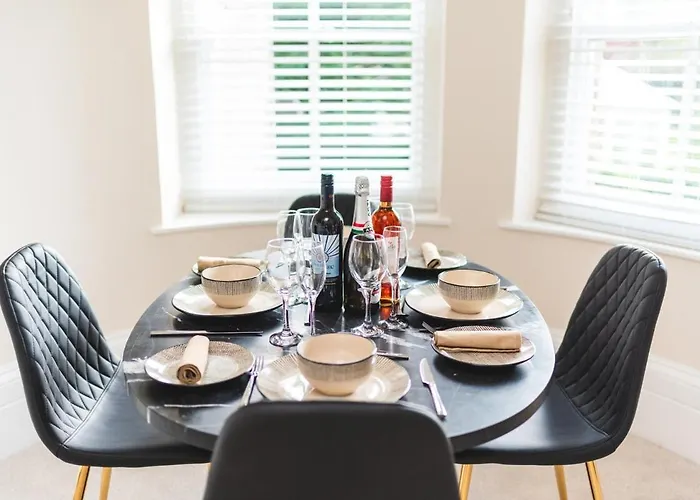 Tranquil Sneyd Park Escape With Garden Views By Mycityhaven Bristol