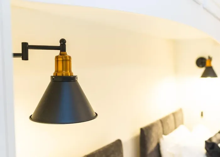 Tranquil Sneyd Park Escape With Garden Views By Mycityhaven *