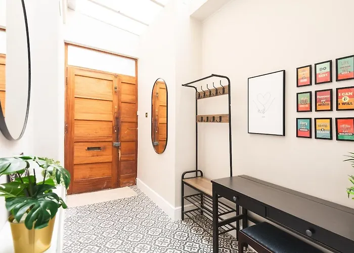 Tranquil Sneyd Park Escape With Garden Views By Mycityhaven *