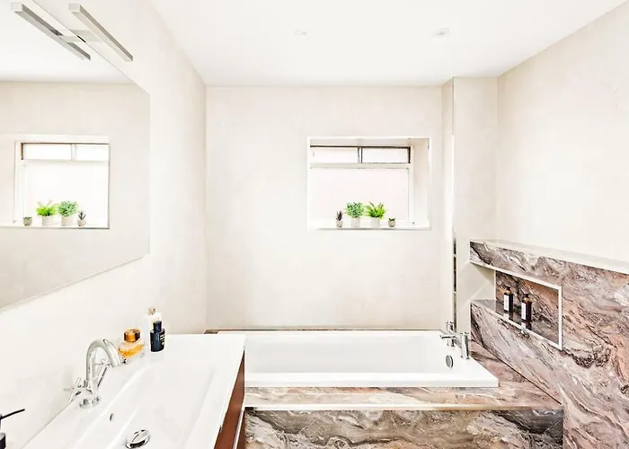 Tranquil Sneyd Park Escape With Garden Views By Mycityhaven Apartamento Bristol