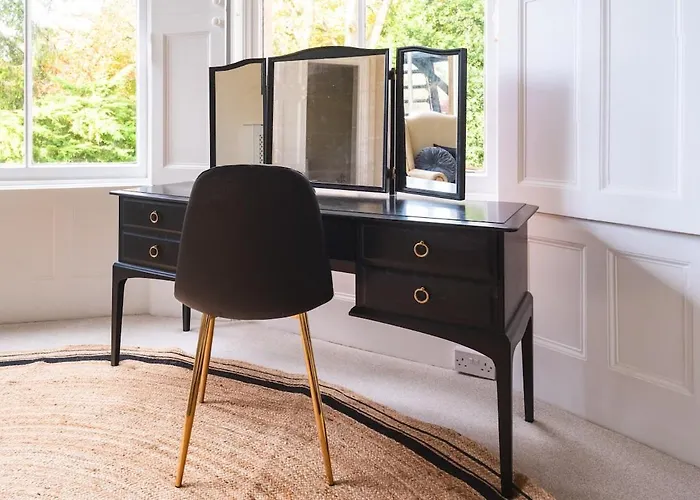 Tranquil Sneyd Park Escape With Garden Views By Mycityhaven Бристоль