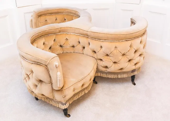 Tranquil Sneyd Park Escape With Garden Views By Mycityhaven