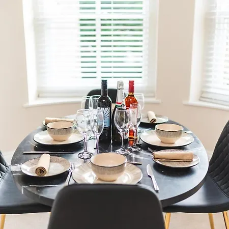 Tranquil Sneyd Park Escape With Garden Views By Mycityhaven Bristol