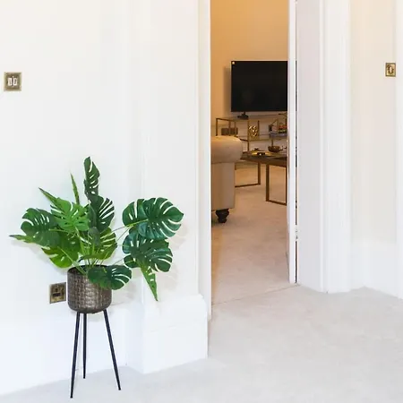 Апартаменты Tranquil Sneyd Park Escape With Garden Views By Mycityhaven *