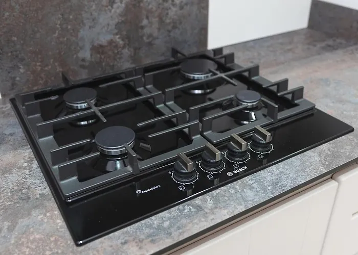 Tranquil Sneyd Park Escape With Garden Views By Mycityhaven