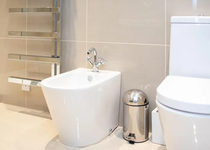 Tranquil Sneyd Park Escape With Garden Views By Mycityhaven *